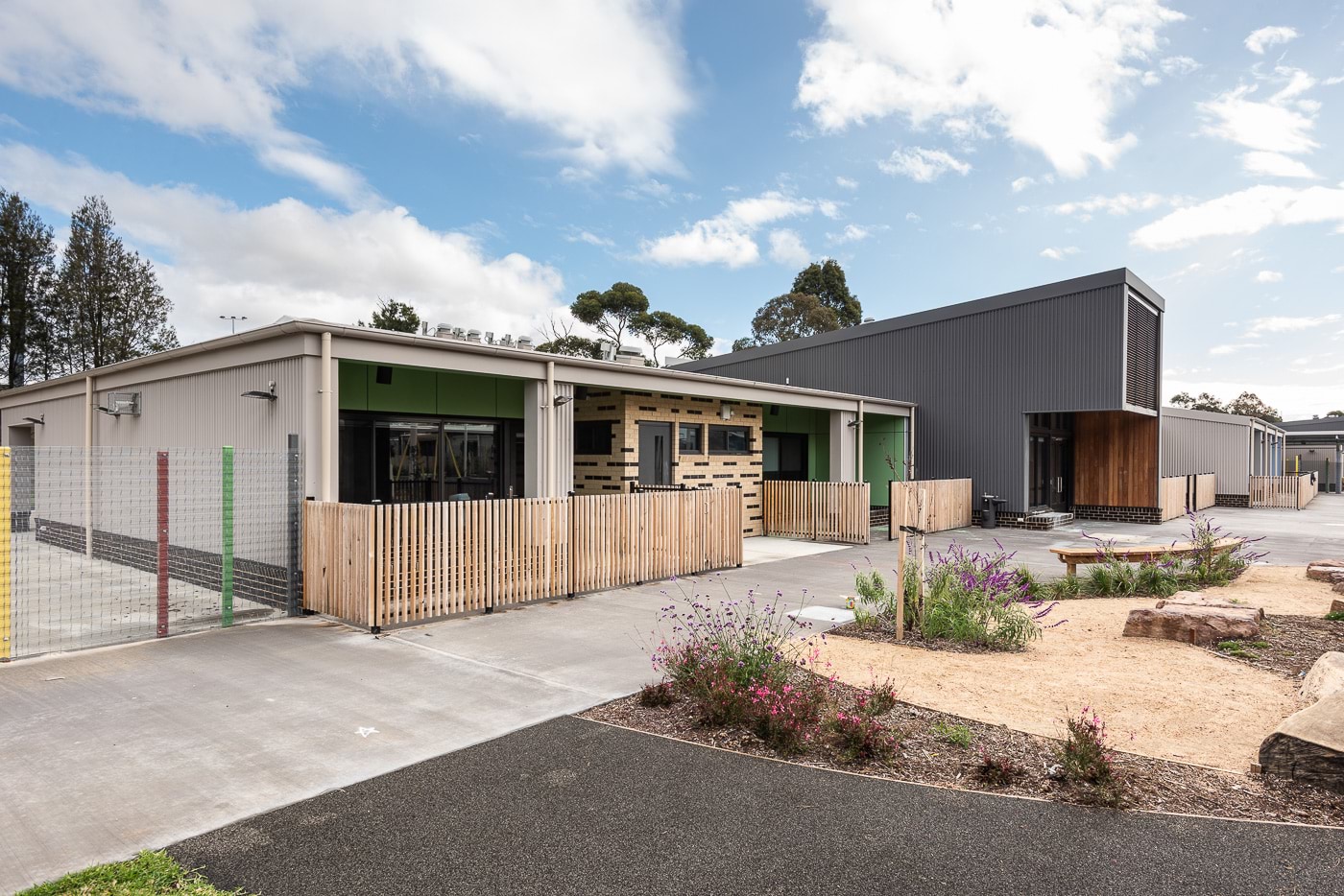 Endeavour Hills Specialist School - new school, photograph pf exterior of new school