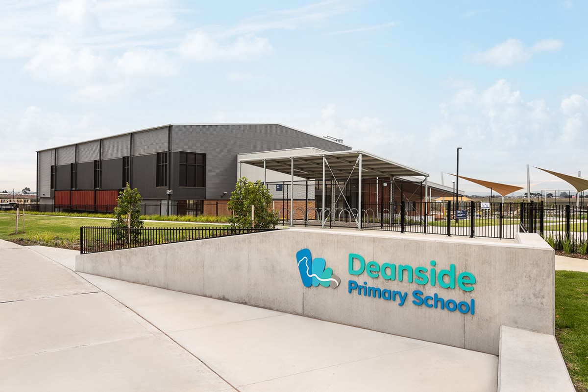 Deanside Primary School - new school, photograph of new school entrance and sign