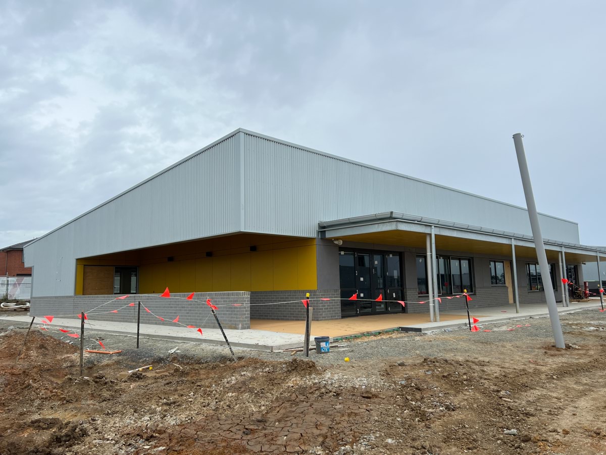 Quarters Primary School Kindergarten - construction, photograph of exterior learning hub