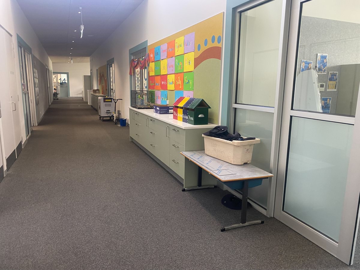 Puckapunyal Primary School - photo of a school corridor