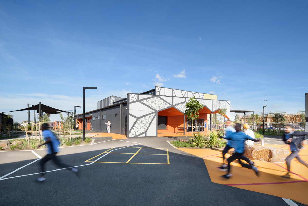 Thornhill Park Primary School - new school, Completed school - outdoor play